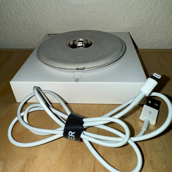 Apple Watch Magnetic Charging Dock - Picture 7 of 7